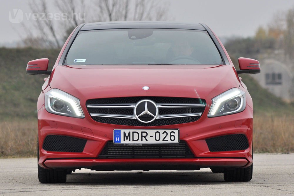 Az AMG optikai csomaggal tovább srófolt formaterv szembemegy a Mercedes hagyományokkal, friss, fiatalos, eredeti
