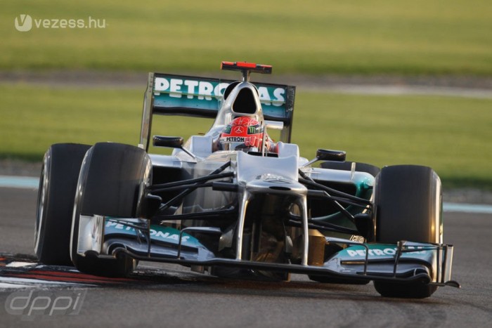 F1: A dupla DRS-be bukott bele a Mercedes