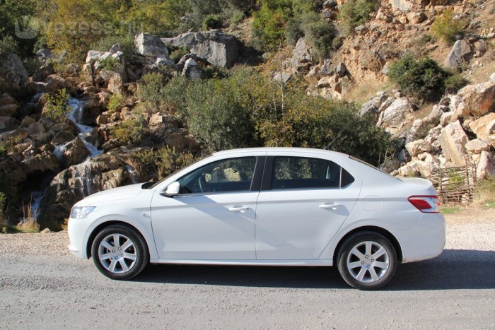 2,65 méteres tengelytávolsága a kategória legnagyobbja