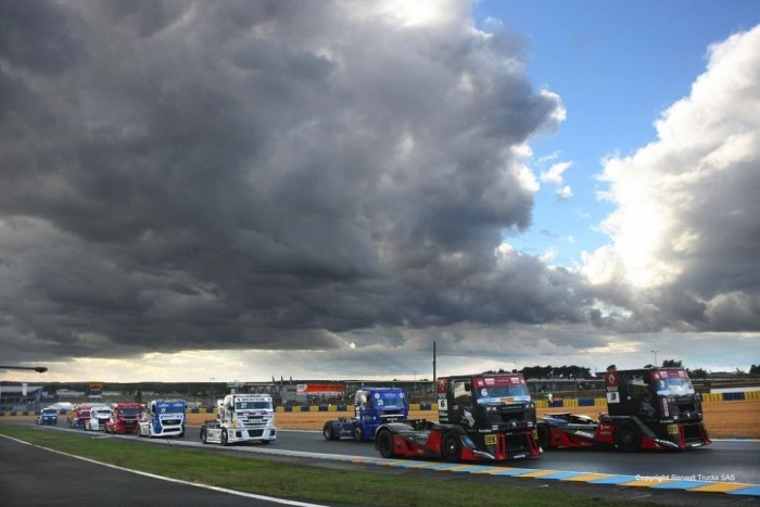 A Renault Trucks kettős győzelme 1 Mindössze 1000 ponttal lett első a csapatversenyben a Renault Trucks - MKR Technology