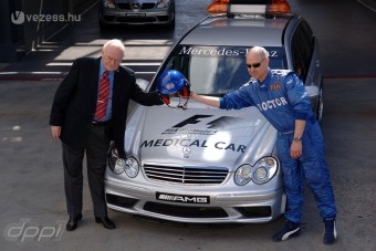 Menesztik az F1 főorvosát