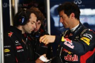 F1: Megrovás Webbernek, Alonso hiába panaszkodott 33