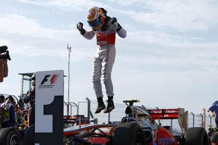 F1: Hamilton emelt fővel távozik 2 F1: Hamilton emelt fővel távozik 2