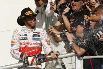 F1: Hamilton győzött, nyitott a bajnokság