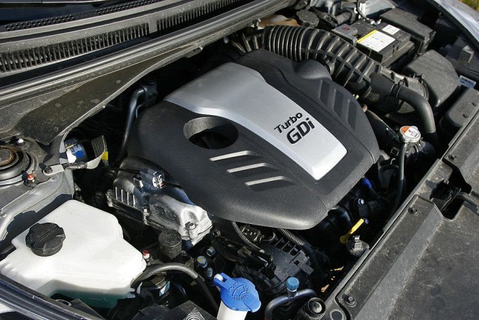 Nyomatékosabb, de kissé iszákos az 1.6 literes turbómotor, hangja pedig lehetne élénkebb