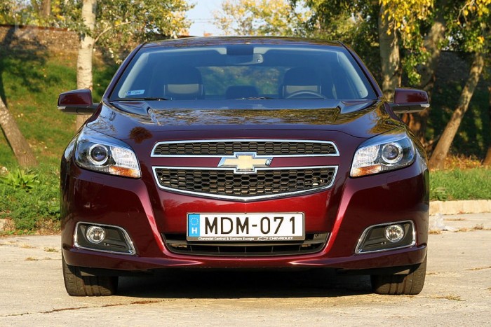 Elölről nem túl izgalmas, bármelyik másik Chevrolet is lehetne