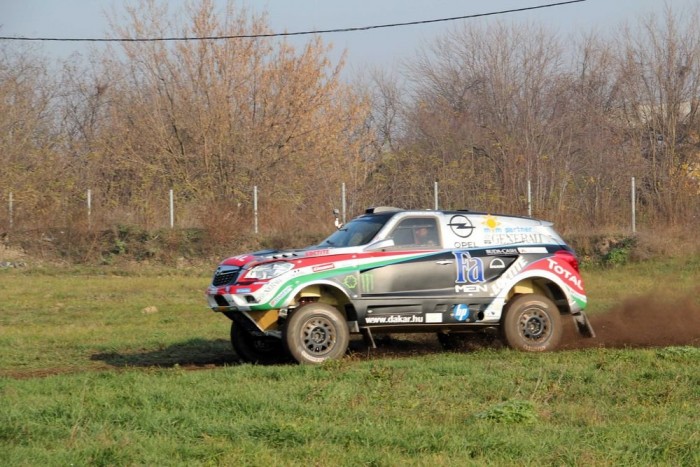 Már a Dakar felé tart a Szalay-csapat 15 Már a Dakar felé tart a Szalay-csapat 15