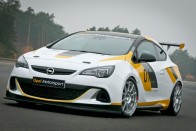Újra sportol az Opel 18