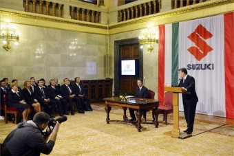 Orbán Viktor utat ígért a Suzukinak