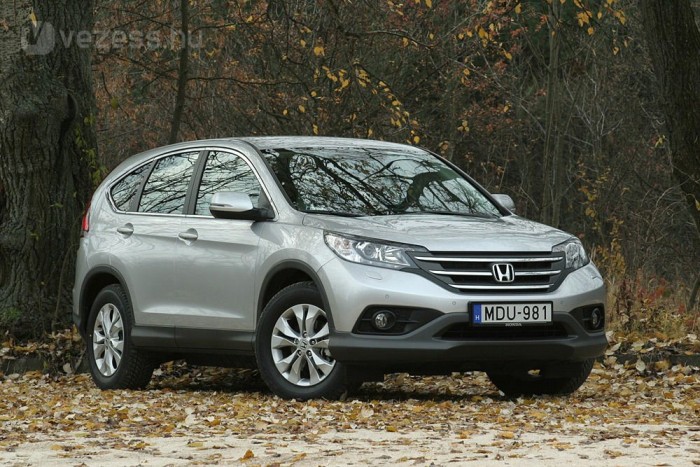 Formailag sem hoz forradalmat. Akár lehetne ez a régi és lehetne a régi az új