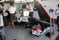 F1: Rendőri kíséret a McLaren-pilótáknak 61