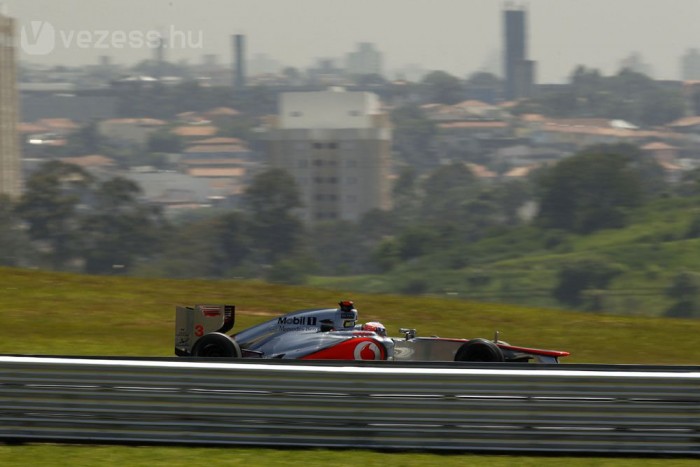 F1: Közeleg az eső, a Ferrarinál trükköznek 1