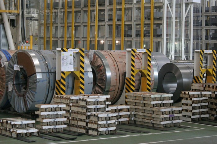 Nemsokára autó lesz az acéltekercsekből