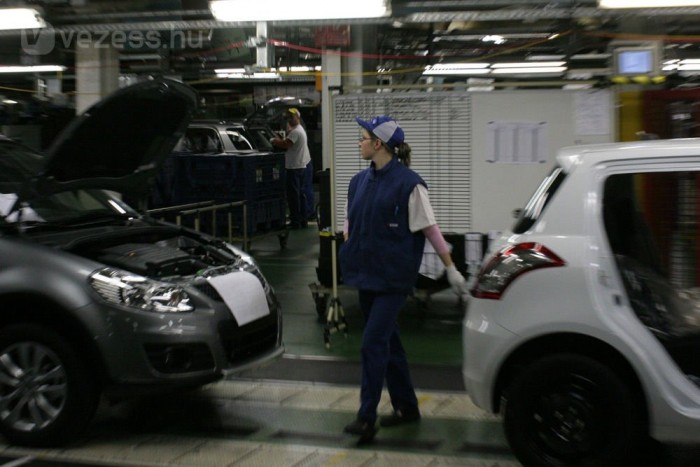 Milyen a menza a Suzukinál? 12 Ugyanazon a soron gyártható az SX4, a Swift és a Splash is, ezzel jobban kivédhető a kereslet ingadozása