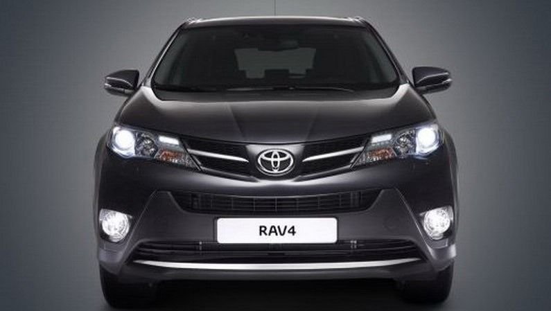 Itt az új Toyota RAV4 9