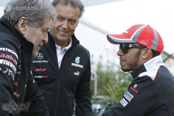 F1: Hamilton szóba állhat a Mercedesszel
