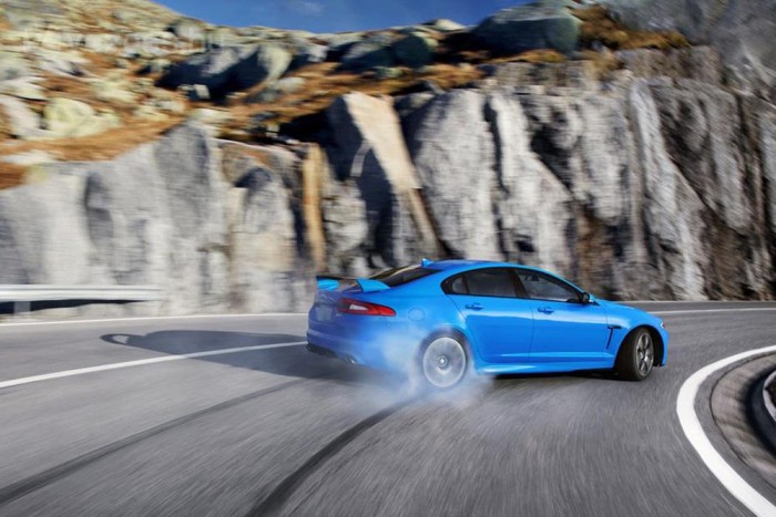 A leggyorsabb Jaguar szedán 7