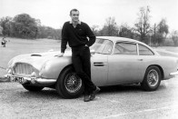 Sean Connery és az Aston Martin DB5, sokak szerint ez az igazi James Bond páros, és ezen semmi sem változtathat