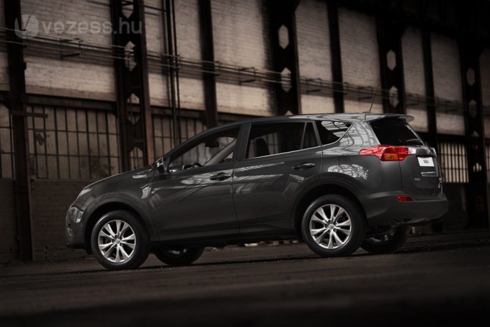 Sportosabb az új Toyota RAV4 47 Sportosabb az új Toyota RAV4 47