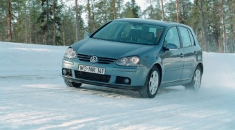 Télen óvatosabban kell vezetni