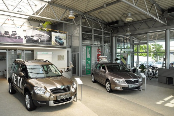 Marad a gyenge autópiac 7