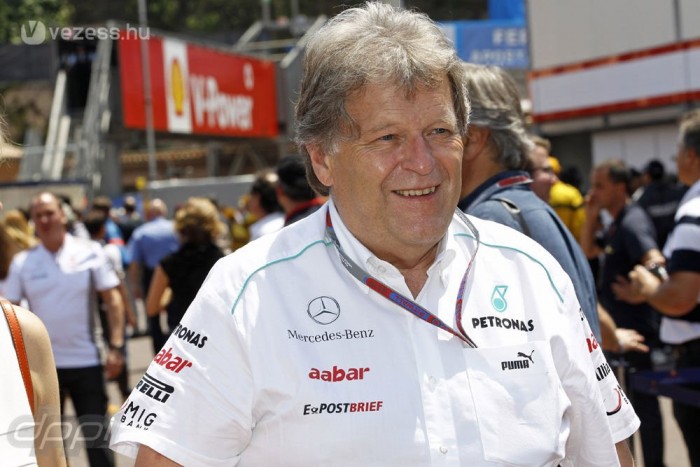 F1: Lauda rúgatta ki a Mercedes-főnököt?