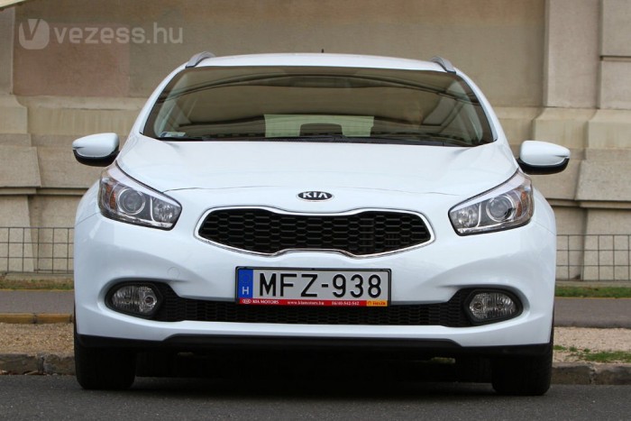 Keveset fogyaszt a tesztautó, hosszabb utakon alig 5 liter felett száz kilométeren