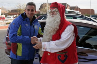 Raliversenyző fuvarozza a Mikulást