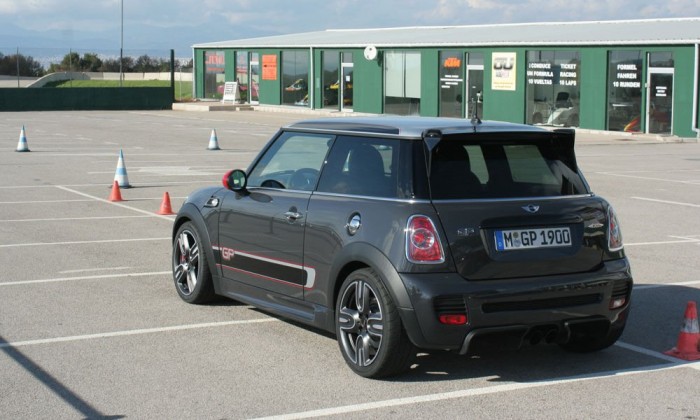 Használható játékszer gazdagéknak 9 | Vezess 218 lóerős