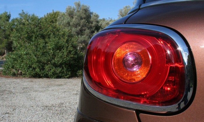 Használható játékszer gazdagéknak 10 | Vezess Az első vízszintesen fekvő MINI hátsó lámpa