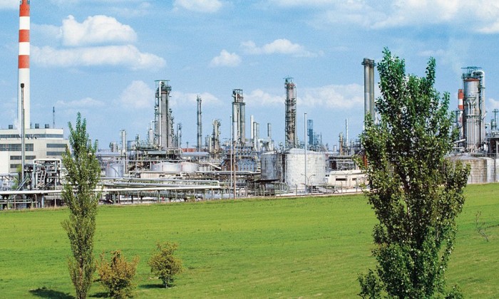 A schwechati finomító az egyik legnagyobb Európában