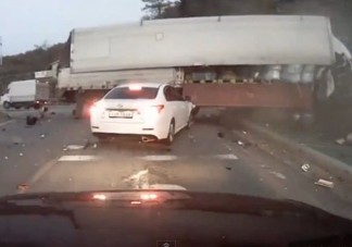 Mindent letarolt az elszabadult kamion