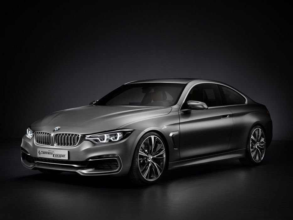 Itt a 4-es BMW 6