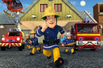 Futhatnak autójukhoz a tűzoltók