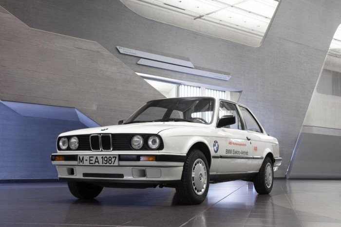 40 éves az elektromos BMW 7