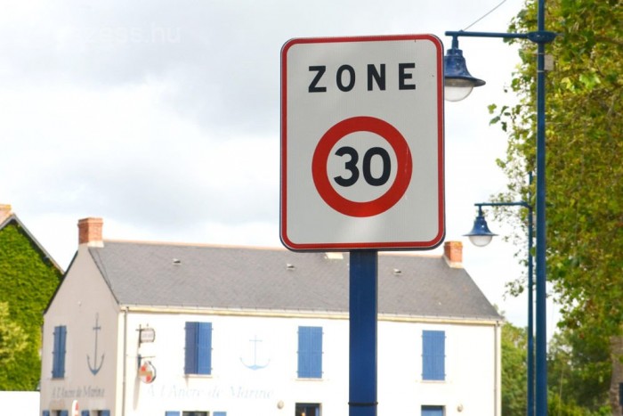 30 km/h korlátozást akarnak civilek 5
