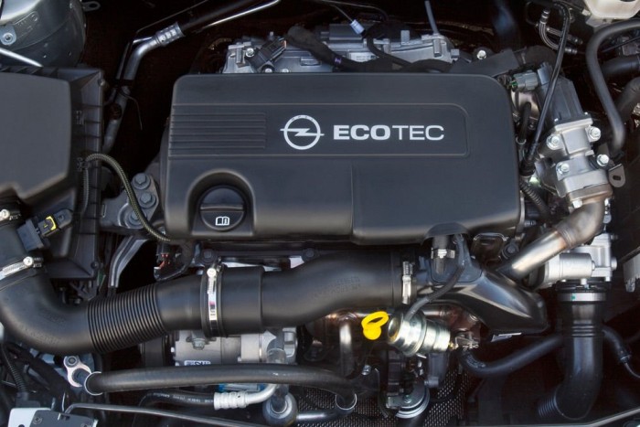 Kereken 1600 köbcentis vagy annál nagyobb dízelmotorja ebben a mezőnyben csak az Astrának és a Lancernek van, mert a Chevrolet Cruze 1,7 dízel nem kapható itthon. A többieknek kétliteres dízelt kellene adniuk az 1,6-osok árában