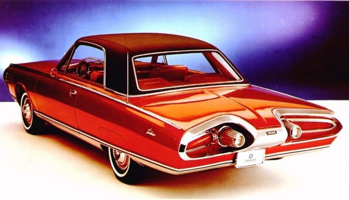 Hova löki vissza a világvége az autóipart? 1 1964-es gázturbinás Chrysler. A zaj és a forró kipufogógázok miatt állt le az autóipar a szinte bármit mozgási energiává alakító, műszaki értelemben igénytelen, de kis méretben nem is gazdaságos motorok fejlesztésével