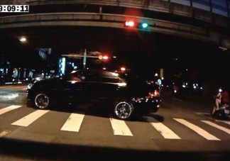 Hé betontömb, menj arrébb!