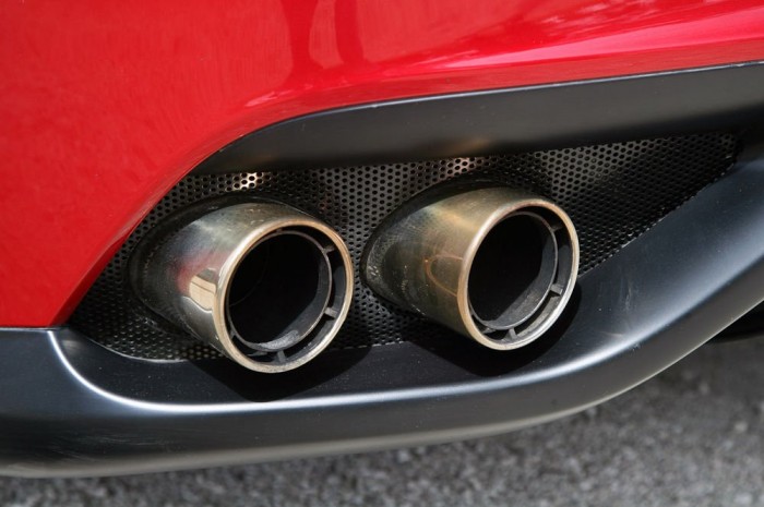 Az EU leszámolna a zajos autókkal