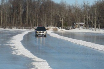 Hatvan baleset a jeges utakon