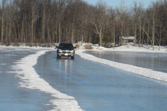 Hatvan baleset a jeges utakon