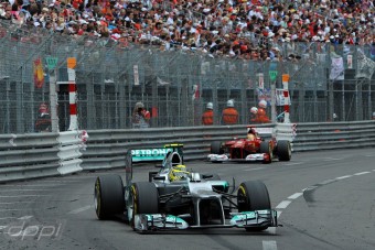 F1: Összetörték Hamilton és Alonso autóját