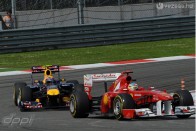 Alonso (Ferrari) és Webber (Red Bull) a Török Nagydíjon