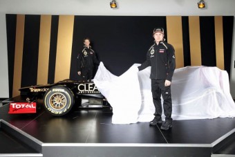 F1: Räikkönenéké lesz az első új autó