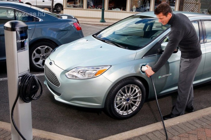 Nem fogy az elektromos Focus 5 | Vezess Nem fogy az elektromos Focus 5