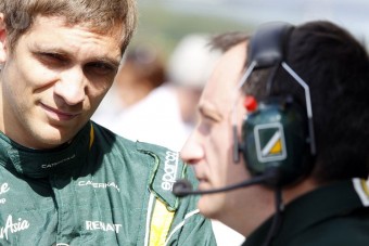 F1: Petrov is repülhet 