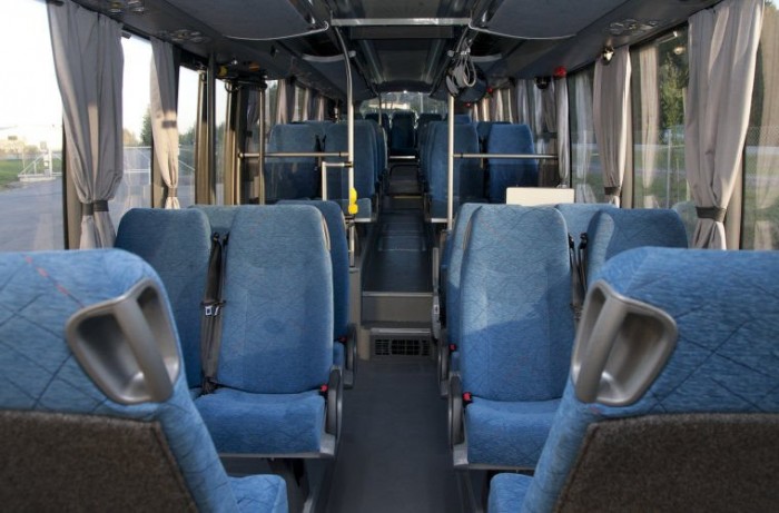 Az intercity változat alacsony belépésű, a második ajtótól magaspadlós kialakítású