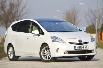 Hét üléssel még jobb a Prius