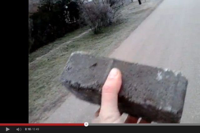 Ezért csúszhatott árokba a busz a 811-esen